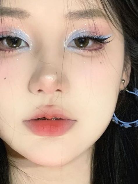 glitter eyeshadow look: icy blue Glitter Eyeshadow Looks, Xiaohongshu Makeup, Makeup Layout, Concert Makeup, Sparkly Makeup, Princess Makeup, Doll Eye Makeup, Korean Eye Makeup, Rave Makeup