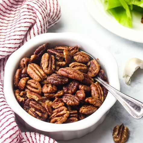 Roasted Pecans Recipe, Vegan Appetizer, Glazed Pecans, Smart Oven, Almond Biscotti, Roasted Pecans, Pecan Recipes, Light Snacks, Appetizers For Party