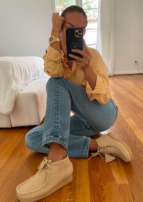 Outfit With Clarks, Clarks Shoes Outfit, Pinstripe Shirt Outfit, Clark Wallabees Outfit Women's, Clarks Wallabees Outfit Women's, Clark Wallabees Outfit, Clarks Wallabees Women's, Wallabees Outfit Womens, Basketball Mom Outfit