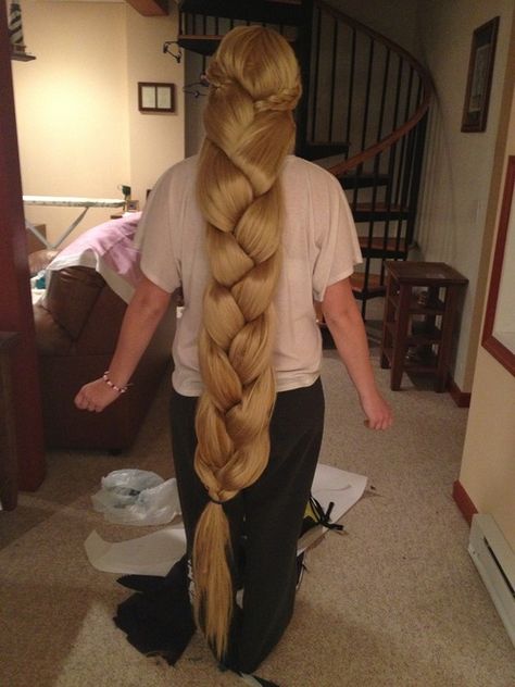 Long thick but fake (( Rapunzel Braid, Rapunzel Wig, Rapunzel Cosplay, Good Quality Wigs, Tumblr App, Rapunzel Hair, Straight Blonde Hair, Quality Wigs, Cosplay Diy