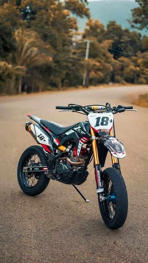 Dirt Bike Wheelie, Dirt Racing Cars, Dirt Bikes For Sale, Ktm Dirt Bikes, Ktm Motocross, Tucson Car, Yamaha Dirt Bikes, Honda Dirt Bike, Motocross Love