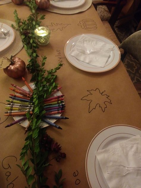 Thanksgiving Brown Paper Tablecloth, Brown Paper Thanksgiving Table, Thanksgiving Brown Paper Table, Brown Paper Tablecloth, Kids Table Thanksgiving, Thanksgiving Table Cover, Thanksgiving Table Crafts, Christmas Banquet, Paper Centerpieces