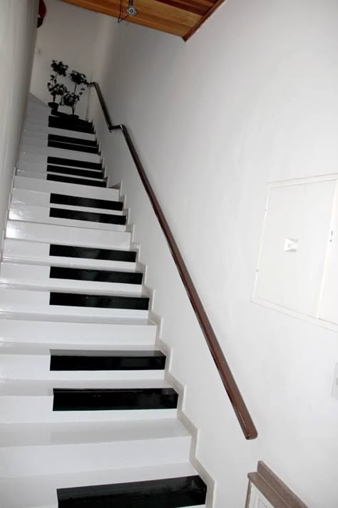 Piano Stairs, Murphy Bed Plans, Staircase Makeover, Music Studio Room, Stair Case, Painted Stairs, Stair Decor, Dekorasi Kamar Tidur, Music Decor