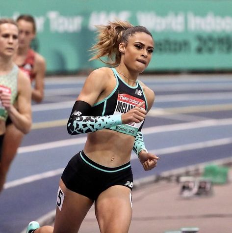 Sydney Mclaughlin Track, Track And Field Medals, Female Athlete Photography, Female Track Athletes, Basketball Tutorial, Sydney Mclaughlin, Field Athletes, Women Athletes, Track Pictures