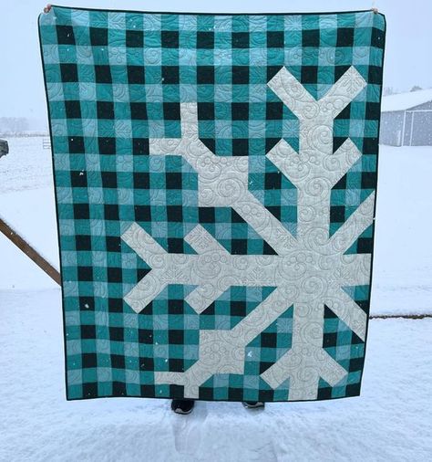 MsN on Instagram: "When it’s snowing outside and you bring your snowflake quilt, you take pictures. So glad to see my parents were wrong and there would be snow for Christmas. This kit is from @quilt101 and at least 1 year old, I was so excited they did it because I couldn’t get motivated enough to cut the squares needed for this pattern. Pattern by @modernhandcraft Quilting by @longarmlouise #snowflakequilt #modernsnowflakequilt #quilt101 #indymqg #quiltsofinstagram" Quilted Snowflake, Quilt Snowflake, Snowflake Quilts, Snowing Outside, Snowflake Quilt, Quilting 101, Picnic Quilt, Get Motivated, Take Pictures