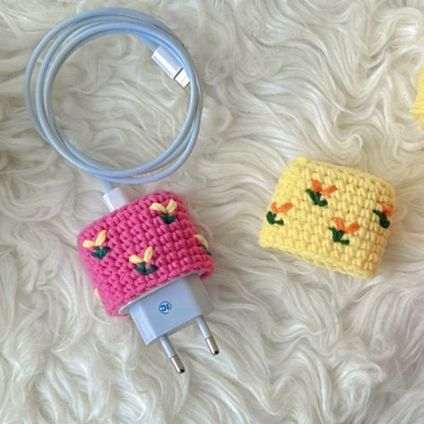 Crochet Cute Charger, Charger Cover, Crochet Case, Quick Crochet Patterns, Crochet Keychain Pattern, Mode Crochet, Pola Amigurumi, Crochet Business, Crochet Design Pattern