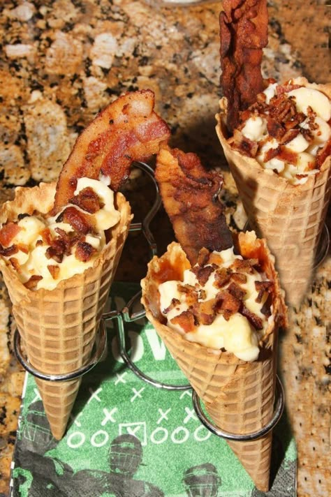 BBQ Bacon Mac and Cheese Waffle Cones Unique Food Truck Ideas, Homemade Hotdogs, Cone Recipes, Baseball Food, Food Truck Recipes, Waffle Cone Recipe, Cheese Waffles, Food Truck Menu, Savory Waffles