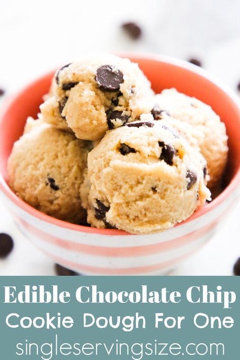 A pink bowl filled with edible chocolate chip cookie dough. Low Calorie Cookie Dough, Edible Cookie Dough For One, Edible Cookie Dough Recipe For One, Single Serving Cookie Dough, Edible Cookie Dough Healthy, Cookie Dough For One, Edible Chocolate Chip Cookie Dough, Low Calorie Cookies, Easy Cookie Dough