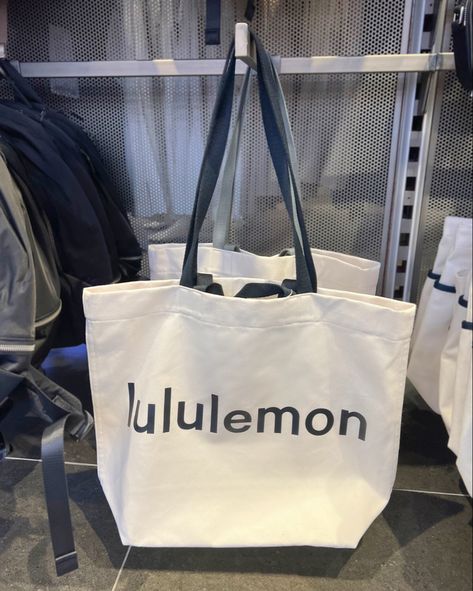 Lululemon Oversized Tote Bag Under $50 Casual Rectangular Lululemon Bag, Versatile Daily Lululemon Bags, Versatile Black Lululemon Bag, Lululemon Accessories, Lululemon Bag With Zipper Closure For On-the-go, Versatile Lululemon Bags For On-the-go, Lululemon Bags, Gym Tote, Beach Books