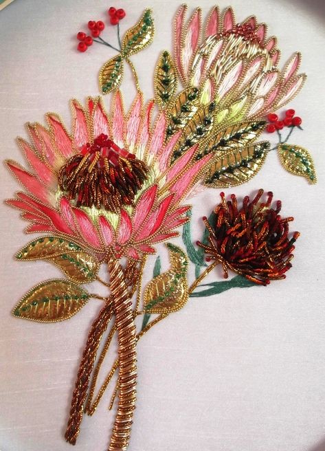 Protea, exquisite! Crewel Embroidery Tutorial, Goldwork Embroidery, Crewel Embroidery Patterns, Roses Beautiful, Gold Work Embroidery, Crewel Embroidery Kits, Hand Embroidery Kits, Motifs Perler, Hand Work Embroidery