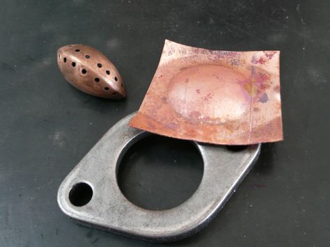 Diy Jewelry Making Tools, Metal Art Jewelry, Silversmithing Jewelry, Laura Jane, Metal Forming, Metalsmithing Jewelry, Metal Clay Jewelry, School Jewelry, Homemade Tools