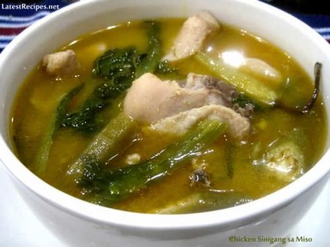 Chicken Sinigang sa Miso (Chicken in Tamarind Broth with Miso) Sinigang Beef, Chicken Sinigang Recipe, Sinigang Soup, Pork Sinigang, Sinigang Recipe, Miso Chicken, Miso Salmon, Cooking Fish, Soup Dish