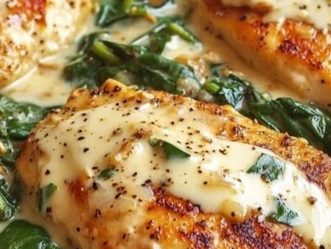 Savor the Richness of Classic Chicken Florentine – A Creamy Italian Delight! - NewsBreak Alton Brown Christmas Soup, Creamy Chicken Florentine, Chicken Florentine Recipe, Florentine Recipe, Gizzards Recipe, Chicken Main Dish Recipes, Florentines Recipe, Parmesan Chicken Wings, Garlic Parmesan Chicken Wings