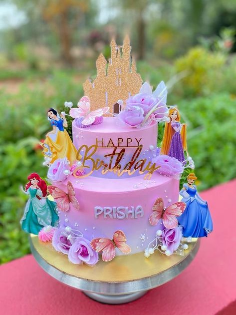 Princess Birthday Cake Sheet, Princess Palace Cake, Princesses Birthday Theme, All Disney Princess Birthday Cake, Birthday Cake Princess Theme, Disney Princess Birthday Cake Ideas, Princess Cakes Birthday, Disney Cakes Birthday, Disney Princess Cake Design