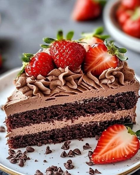 Jamie Oliver | Chocolate Whipped Cream Cake with Strawberries 🍓 | Facebook Whipped Cream Cake, Best Recipes Ever, Whipped Cream Cakes, Cake With Strawberries, Cake With Strawberry, Strawberry Whipped Cream, Chocolate Strawberry Cake, Chocolate Whipped Cream, Recipes Chocolate