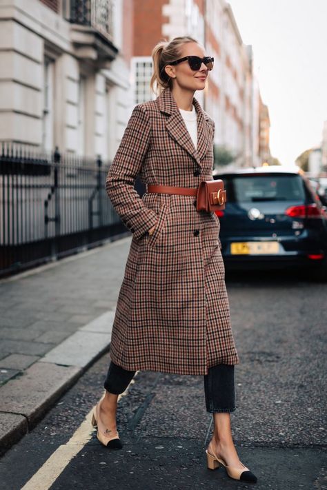 Blonde Woman Wearing Plaid Wool Coat Black Ankle Jeans Chanel Slingbacks Parisa Wang Brown Belt Bag Fashion Jackson San Diego Fashion Blogger London Street Style Mantel Styling, Mantel Outfit, Plaid Wool Coat, Chanel Slingback, Amy Jackson, Coat Outfit, Fashion Jackson, London Street Style, Plaid Coat