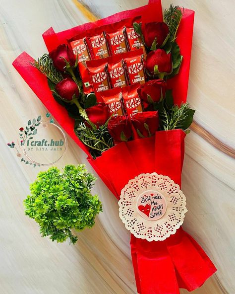 Heart Bouquet, Photography Set Up, Chocolate Bouquet Diy, Flower Boquet, Chocolate Hampers, Gifting Ideas, Chocolate Bouquet, Diy Bouquet, Kit Kat