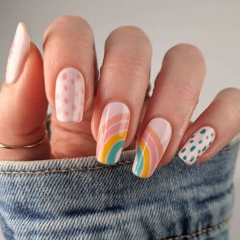 Back To School Nail Designs, School Nail Designs, Teacher Nail Art, Teacher Nails, Trends In 2023, Nail Design Glitter, Rainbow Nails Design, Feather Nails, Rainbow Nail