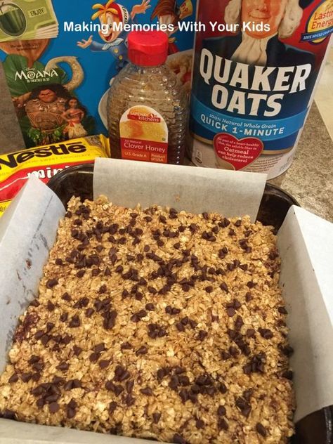 Chewy Chocolate Chip Granola Bars, Chocolate Chip Granola, Chocolate Chip Granola Bars, Granola Recipe Bars, Homemade Granola Bars, Chewy Chocolate Chip, Homemade Snacks, Granola Recipes, Homemade Granola