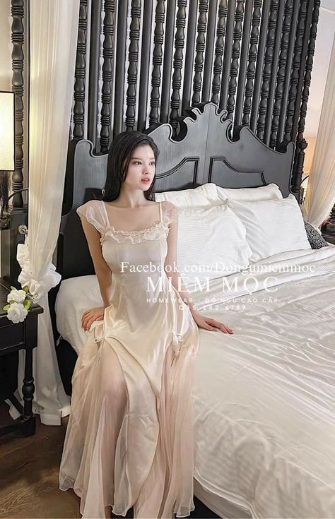 Beautiful Night Robes, Midevil Nightwear, Japanese Nightgown, Night Gown Aesthetic, Fancy Nightgown, Wedding Night Outfit, Elegant Pajamas, Elegant Sleepwear, Women Nightwear Dresses