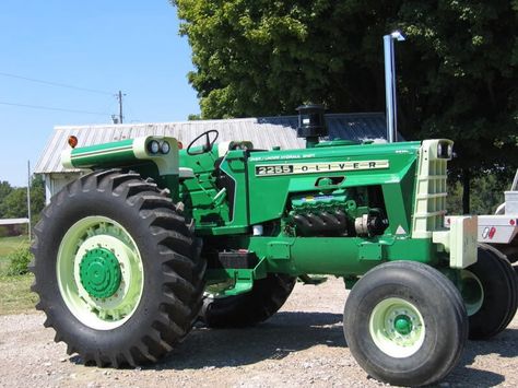 Catfish Farming, John Deere Garden Tractors, Old John Deere Tractors, White Tractor, Tractor Barn, Chevy Trucks Older, Oliver Tractors, Allis Chalmers Tractors, Tractor Photos