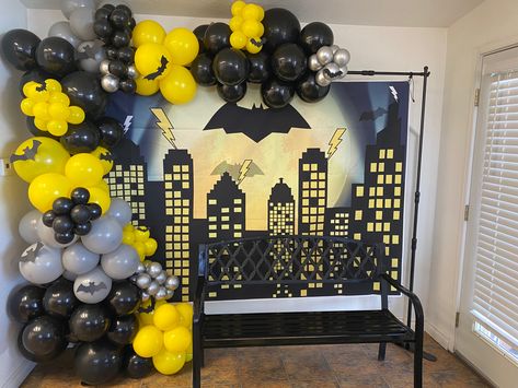 Batman Theme Party, Batman Party Supplies, Batman Party Decorations, Batman Themed Birthday Party, Batman Baby Shower, Batman Decor, Boy Party Decorations, Disney Cars Birthday, Batman Birthday Party