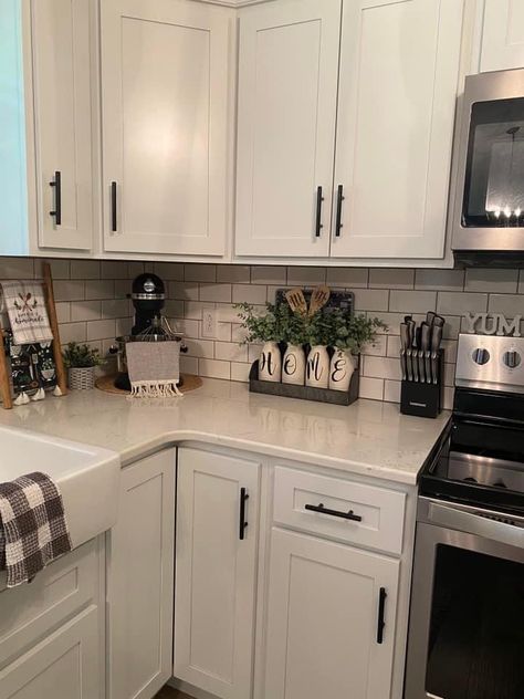 Grey Kitchen Decorating Ideas, Gray And White Kitchen Decorating Ideas, Farmhouse Apartment Kitchen, Kitchen Cabinets Decor Above The, White Walls Kitchen Ideas, Small Kitchen Updates On A Budget, Simple Home Remodel Ideas, Farmhouse Apartment Ideas, Kitchen Aesthetic Cozy