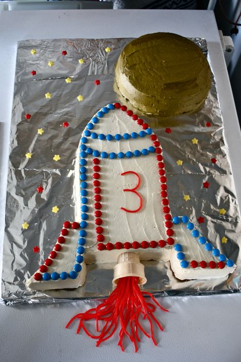 Rocket Ship Cake, Rocket Ship Birthday Party, Rocket Ship Cakes, Rocket Ship Party, Ship Cake, Rocket Cake, Camping Theme Birthday, Rocket Party, Diy Rocket