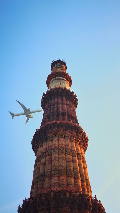 Indian City Aesthetic, Aditi Core, Delhi Monuments, Indian Aesthetic Wallpaper, 15 August Images, Delhi Photography, Iit Delhi, Delhi City, Street Background