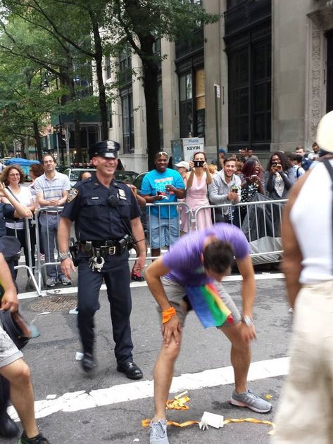 This Hot Cop Got Down At A Pride Parade And Oh My God You Need To See It Funny Cop Quotes, Nyc Pride, Dance Skills, Cops Humor, Funny Boy, Pride Parade, Lower Manhattan, Oh My God, Gay Love