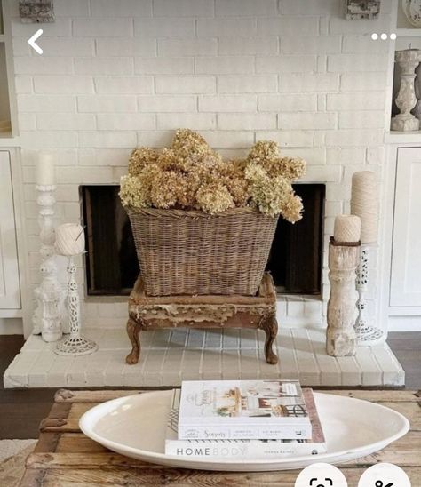 Dried Hydrangeas Decor Ideas Fall, Modern Farmhouse Fall Decor Ideas, Budget Fall Decor, Spring And Summer Decor, Crocks Decor Ideas Farmhouse Style, Large Crock Decorating Ideas, Dried Hydrangeas Decor Ideas, Fall Basket Decor, Crocks Decor Ideas