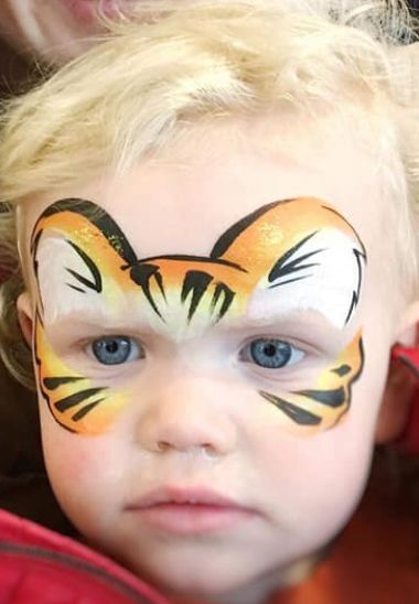 Face Paint Designs For Adults, Face Painting Animals Easy, Easy Tiger Face Paint, Face Paint For Boys, Simple Tiger Face Paint, Easy Animal Face Paint, Lion Face Paint Easy, Tiger Face Paint Easy, Face Painting Tiger