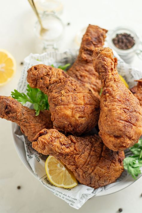 Tender and Juicy Southern Fried Chicken Recipe Pressure Cooker Fried Chicken, Southern Fried Chicken Recipe, Fried Chicken Recipe Southern, Brine Chicken, Fried Chicken Recipe, Southern Fried Chicken, Fried Chicken Recipes, Chicken Legs, Tender Chicken