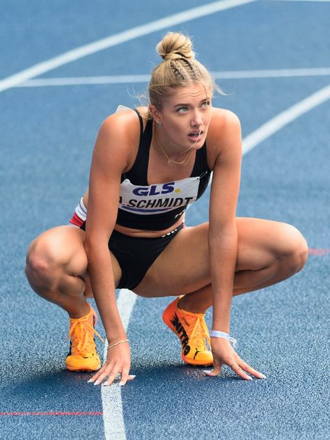 Alica Schmidt 🥉 400 metres • 2024 German Athletics Championships (Braunschweig) #squatting Alicia Schmidt, Alica Schmidt, Athletics Track, Female Athlete, Track And Field Athlete, World Athletics, Sports Celebrities, Team Coaching, Usain Bolt