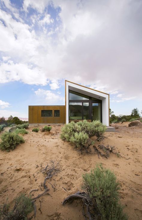 Capitol Reef Desert Dwelling   / Imbue Design Desert House, Garage Studio, Modern Desert, Capitol Reef, Desert Fashion, Capitol Reef National Park, Desert Homes, Luz Natural, Desert Landscaping