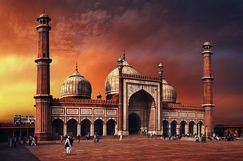 Jama Masjid Delhi, Monument In India, Mughal Emperor, Shah Jahan, Alice In Wonderland Drawings, Jama Masjid, Red Sandstone, Vintage India, Storytelling Photography