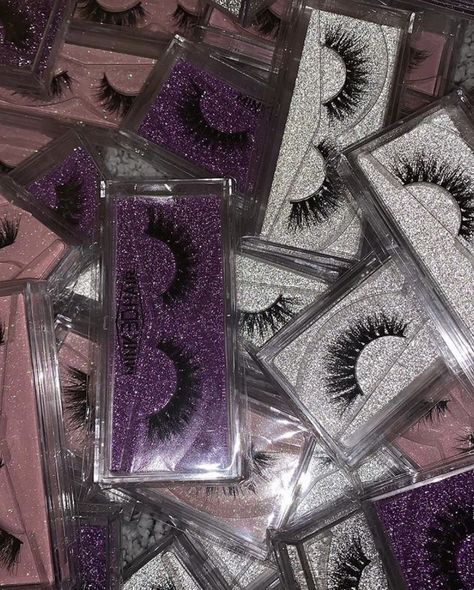 @GangShit9090 🔥 Follow me for more ! Fake Eyelashes Aesthetic, Eye Lashes Aesthetic, Fake Lashes Aesthetic, Lash Tricks, Applying False Lashes, 25mm Lashes, Applying False Eyelashes, Pretty Lashes, Applying Eye Makeup