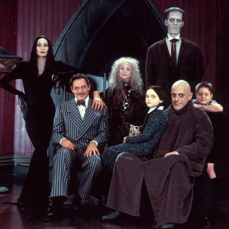 Selena Gomez Hands To Myself, Addams Family Film, Selena Gomez New Song, Addams Family 1991, Raul Julia, Addams Family Movie, Addams Family Values, Gomez And Morticia, Gomez Addams