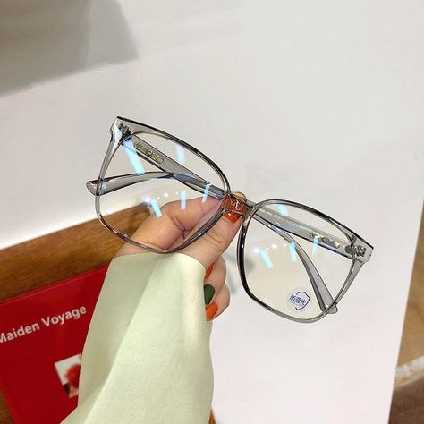 Spex Frames Women, Glasses Frames For Girl, Clear Glasses Frames Women, Glasses Transparent, Glasses Frames Trendy, Classy Glasses, Fancy Glasses, Clear Glasses Frames, Nice Glasses