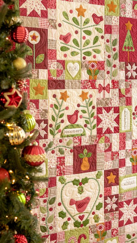 Quilting Projects Christmas, Applique Sewing Ideas, Xmas Quilt Patterns, Christmas Applique Quilts, Debbie Mumm Quilts Free Pattern, Christmas Applique Templates, Christmas Quilts Patterns, Sweetwater Quilts, Christmas Quilts Ideas Free Pattern