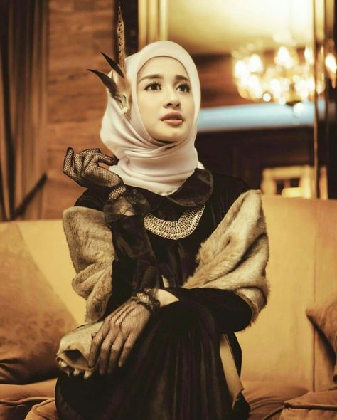 The Great Gatsby Outfit, Hijab Party Outfit, The Great Gatsby Theme, Great Gatsby Outfit, Gatsby Style Dresses, Gatsby Party Outfit, Gatsby Outfit, Gloves Aesthetic, Dresses Hijab