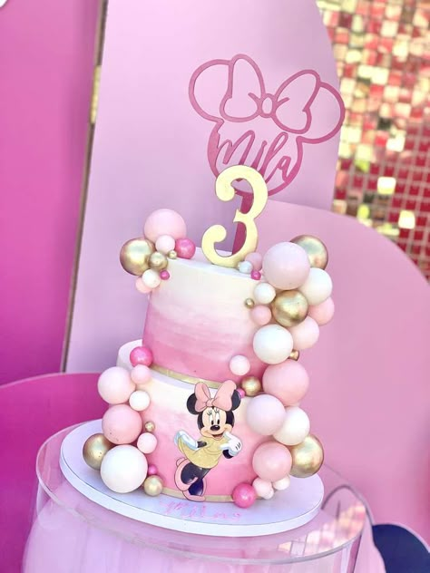 Mila turns 3 | CatchMyParty.com Pink Minnie Cake, Minnie Mouse Theme Birthday, Minnie Birthday Cake, Minnie Mouse Birthday Cake, Minnie Mouse Birthday Theme, Mouse Birthday Cake, Minnie Mouse Theme Party, Minnie Mouse Birthday Party Decorations, Twodles Birthday