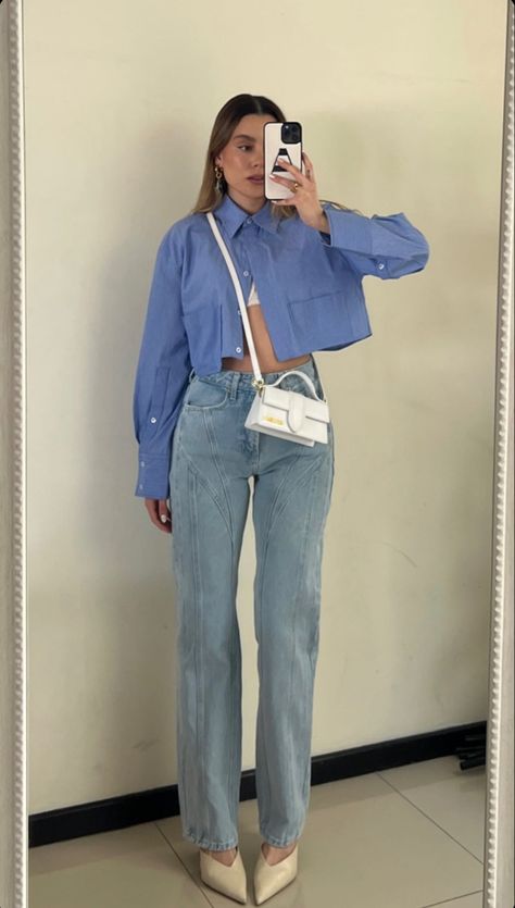 Blue Semi Formal Outfits For Women, Blue Crop Shirt Outfit, Camisa Crop Top Outfit, Outfit Celeste, Indigo Outfit, Cropped Shirt Outfit, White And Blue Outfits, Semi Formal Outfits For Women, Cropped Outfits