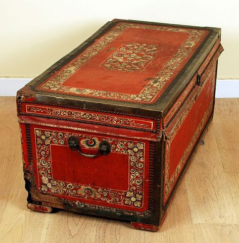 Trunk Makeover, Mexican Market, Metal Trunks, Painted Trunk, Patterned Furniture, Painted Wooden Boxes, Antique Trunk, Brass Trim, Painted Chest