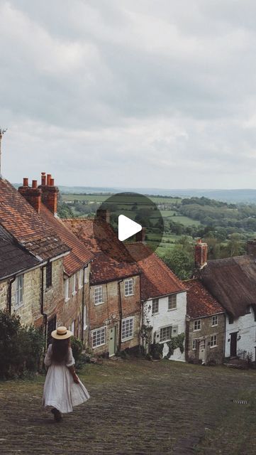 Bean & Bear | UK Countryside on Instagram: "Fairytale places to visits in Dorset, England 🧚🏻🇬🇧
(Part Four) 

As summer is fast approaching, we thought we’d share some of our favourite places to visit in the beautiful county of Dorset. Set in the southwest of England, it’s known for its Jurassic coastline and stunning countryside. 

- Thomas Hardy’s Cottage, Dorchester 
- Swanage Railway, Corfe Castle 
- Durdle Door, Jurassic Coast 
- Gold Hill, Shaftesbury 

Which would you choose to visit? We visited all of these places multiple times. Dorset is such a magic place ✨

#beautifuldestinations #visitdorset #dorset #fairycore #fairytale #dorsetlife #dorsetcoast #englishgarden #thisprettyengland #englandtrip #englishcountryside #britishcountryside #escapetothecountry #scenicbritain #visituk Gold Hill Shaftesbury, English Countryside Aesthetic, English Countryside Cottage, Fairytale Places, Ireland Aesthetic, Uk Countryside, New England Aesthetic, Durdle Door, Dorset Coast