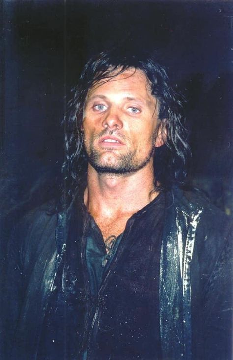 Aragorn Lotr, Lotr Aesthetic, Magical Stuff, Lotr Cast, Gorgeous Guys, Viggo Mortensen, Fellowship Of The Ring, Fantasy Male, Thranduil