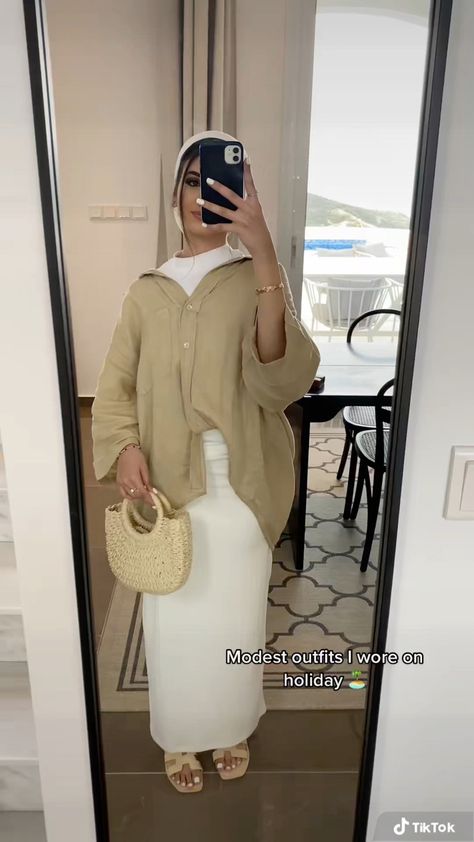 Modest Birthday Outfit, Summer Outfits Muslim, Hijabi Fashion Summer, Summer Modest Outfits, Hijab Outfit Summer, Modest Outfits Muslim, Outfits Muslim, Modest Girly Outfits, Modest Summer Fashion