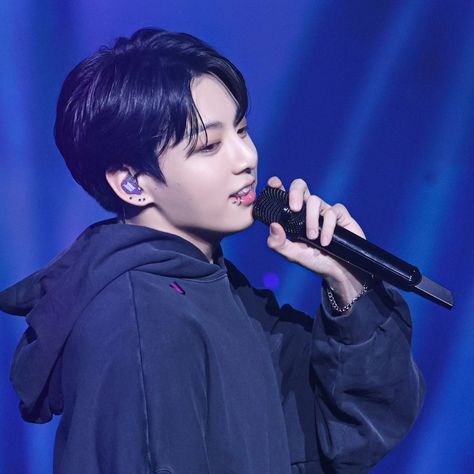 #𝐉𝐊 : OH MY GOD JUNGKOOK?!!! #jungkook #jungkookupdates Baby Pop, You Are My Forever, Happy Again, Jeon Jeongguk, Baby Star, Always And Forever, Look At You, I Smile, People Around The World