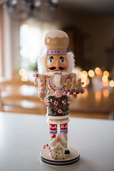 Nut Crackers, Nutcracker Decor, Nutcracker Christmas Decorations, Wind Chimes Craft, Holiday Deco, Diy Holiday Decor, My Coffee, Nutcracker Christmas, Christmas Ornaments To Make