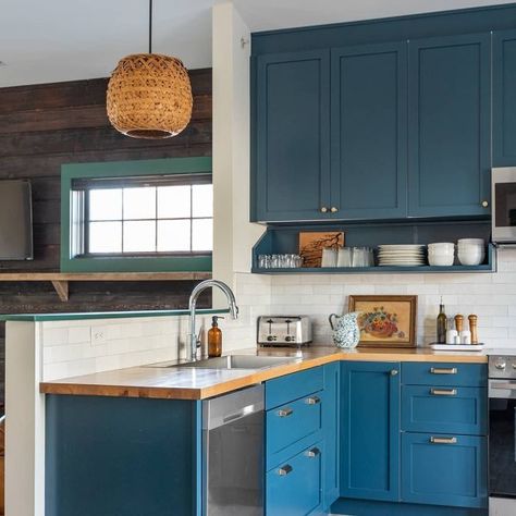 Rainstorm SW 6230 - Blue Paint Color - Sherwin-Williams Trending Paint Colors, Blue Kitchen Cabinets, Green Kitchen Cabinets, Cabinet Paint Colors, Minimalist Kitchen Design, Green Paint Colors, Kitchen Stand, Kitchen Paint Colors, Sherwin Williams Paint Colors